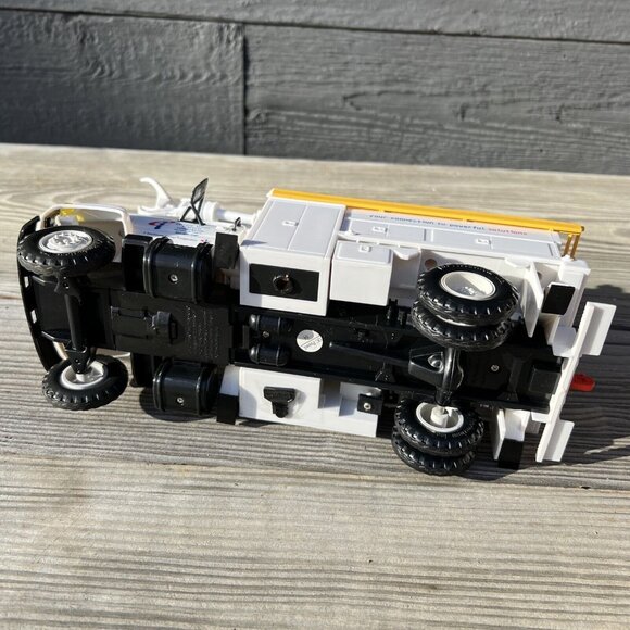 11" DG PRODUCTIONS -1996-2-1 Eastern Illini Elec. Pole Setter Auger Digger Truck - Picture 12 of 16